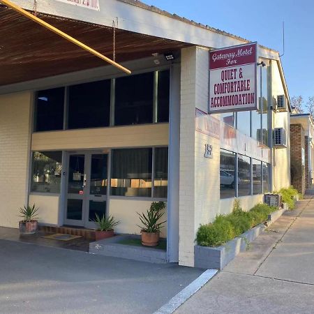 Gateway Motor Inn ナランデラ エクステリア 写真