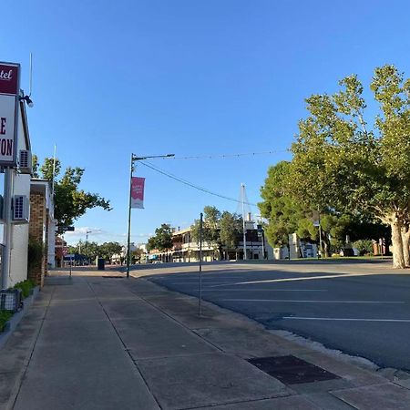 Gateway Motor Inn ナランデラ エクステリア 写真