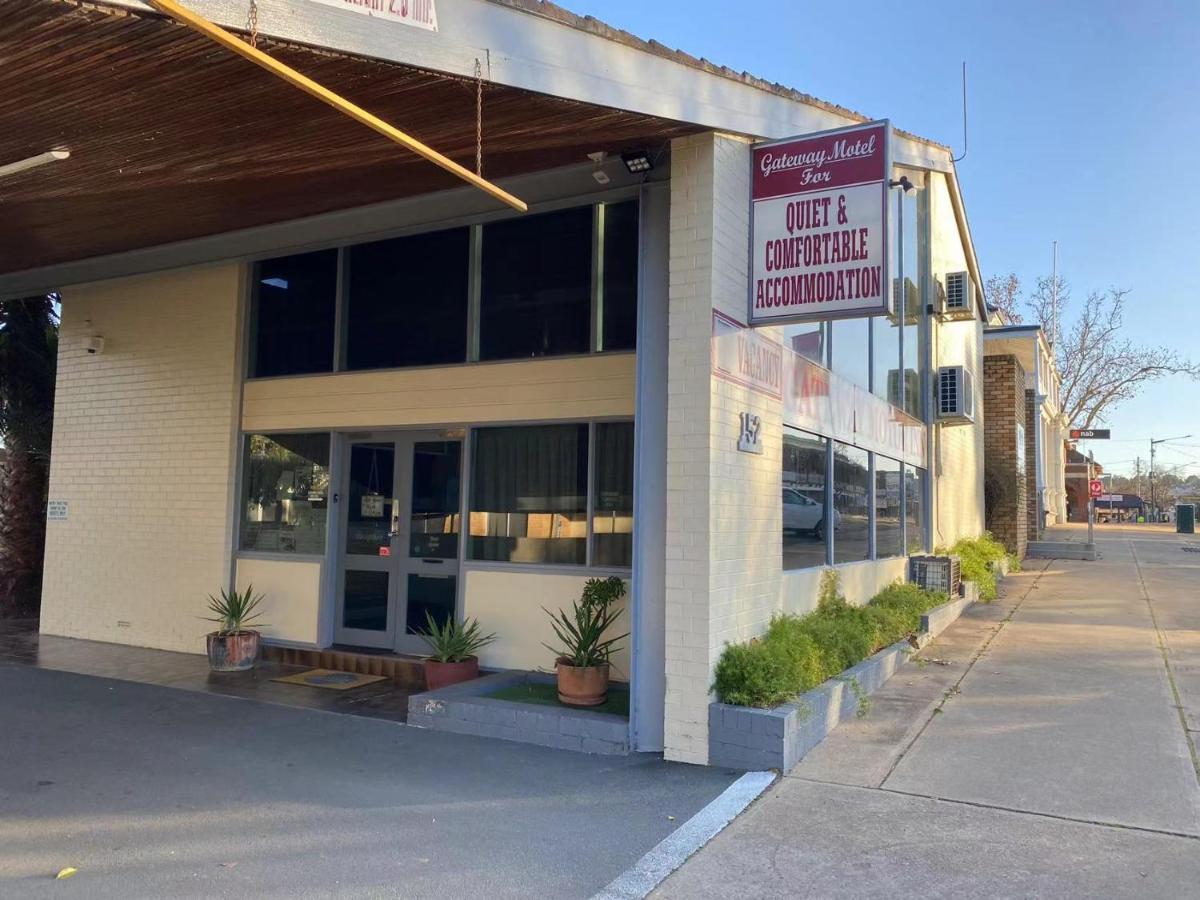 Gateway Motor Inn ナランデラ エクステリア 写真