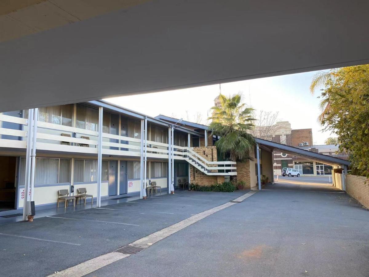 Gateway Motor Inn ナランデラ エクステリア 写真