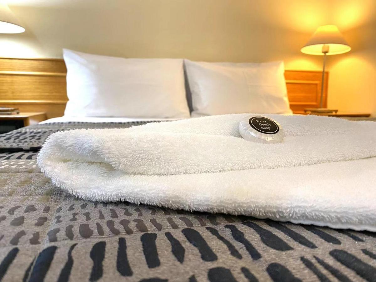 Gateway Motor Inn ナランデラ エクステリア 写真