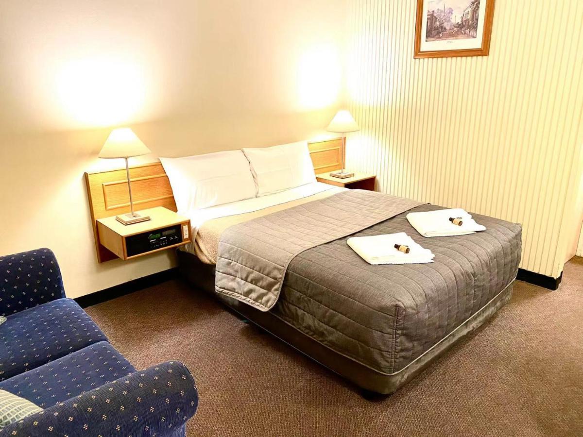 Gateway Motor Inn ナランデラ エクステリア 写真