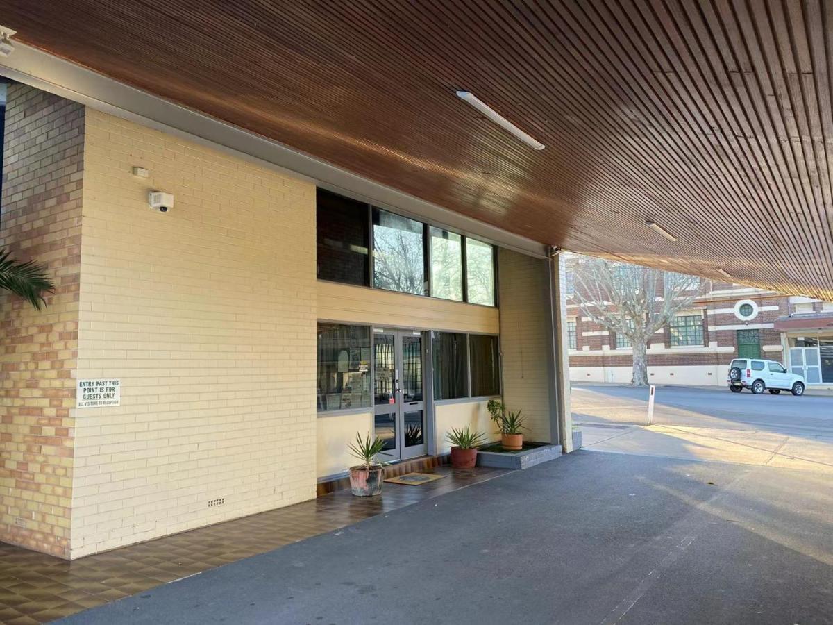 Gateway Motor Inn ナランデラ エクステリア 写真