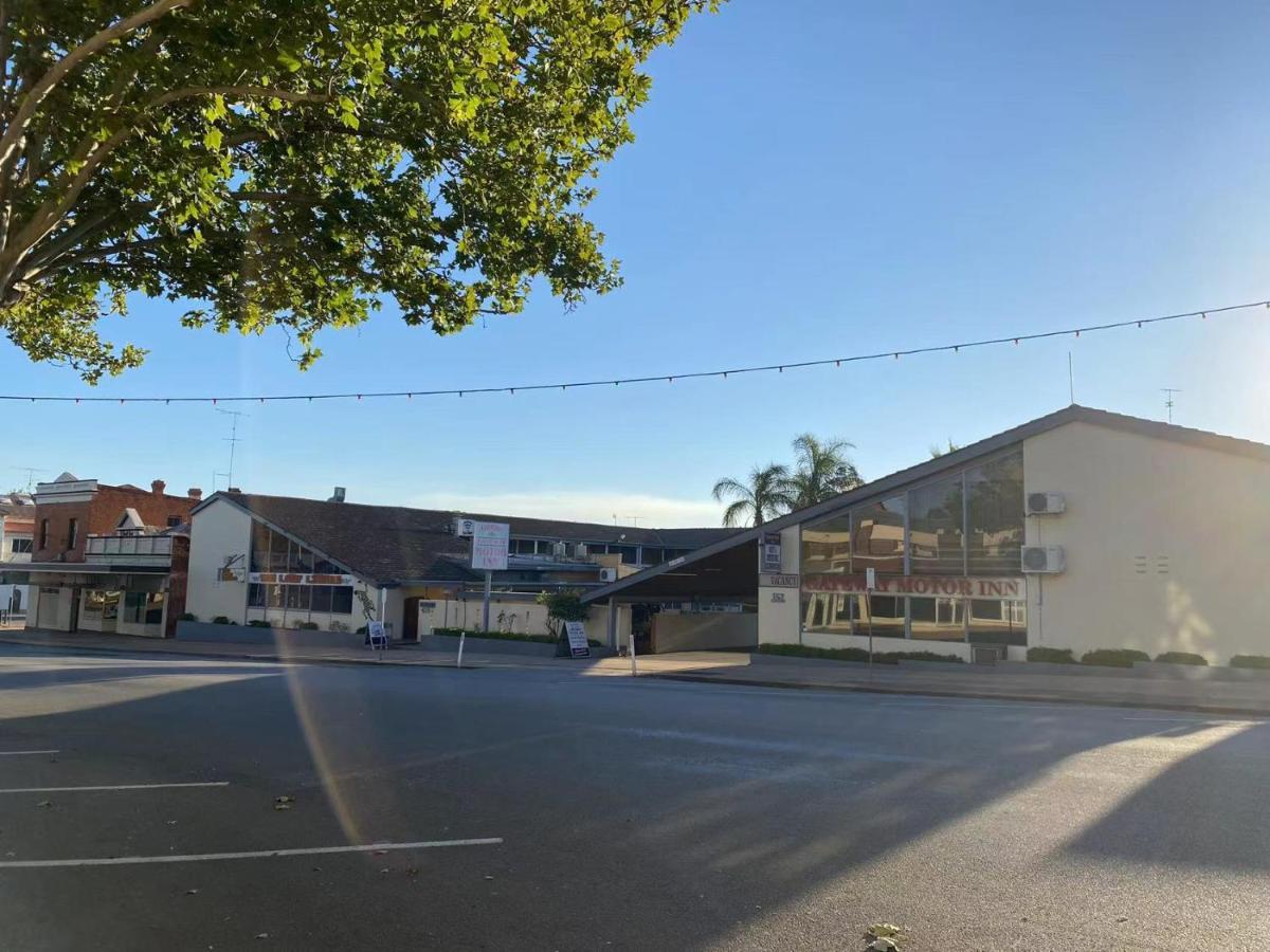 Gateway Motor Inn ナランデラ エクステリア 写真