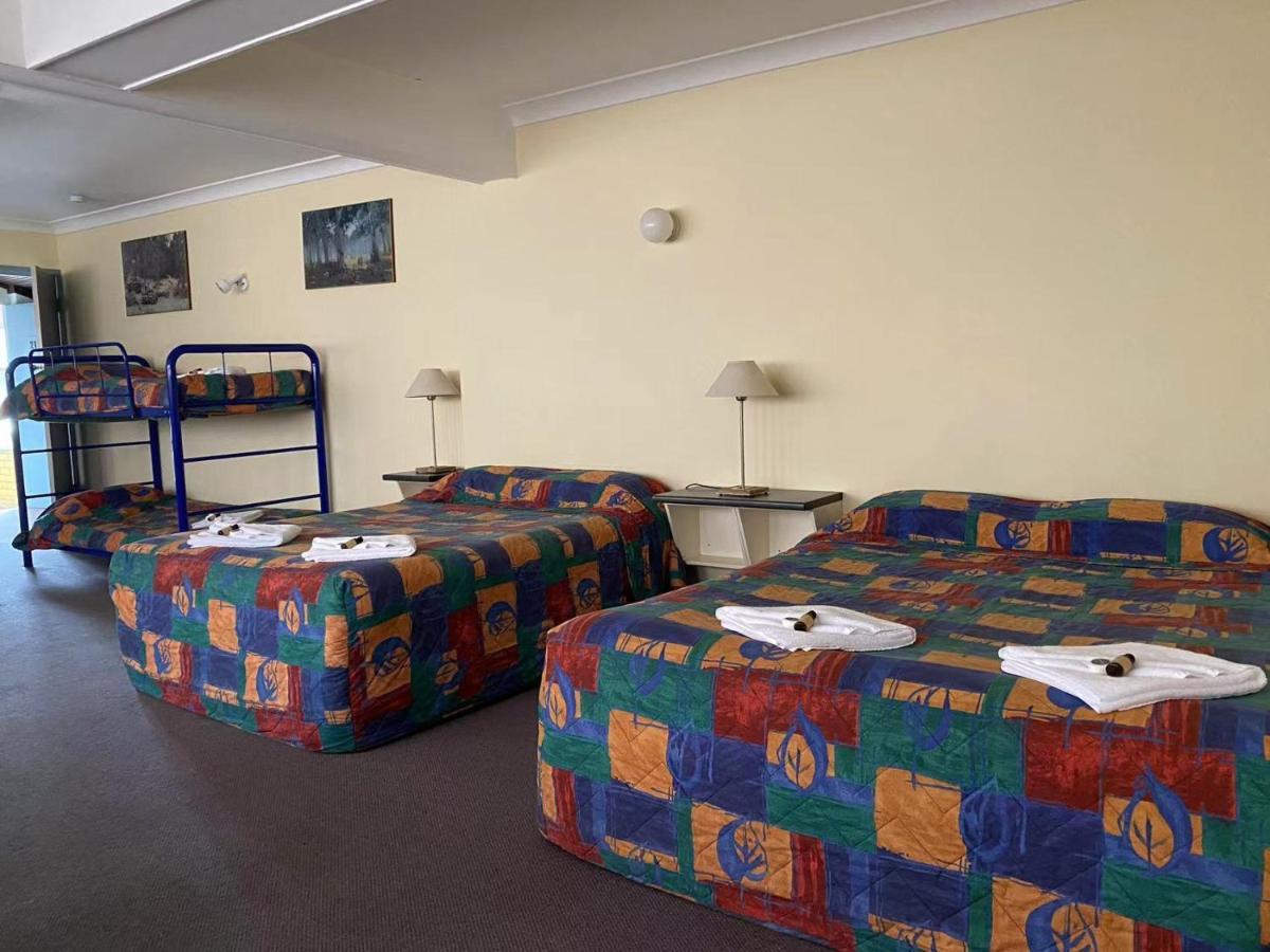 Gateway Motor Inn ナランデラ エクステリア 写真