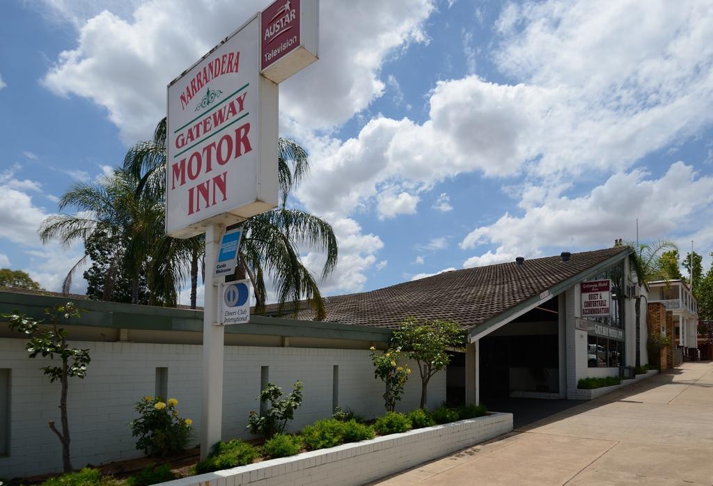 Gateway Motor Inn ナランデラ エクステリア 写真